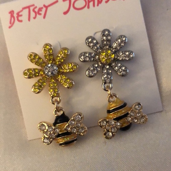 Betsey Johnson Daisy & Bee Mismatched Drop Earrings Crystal Accents NWT - Picture 7 of 15